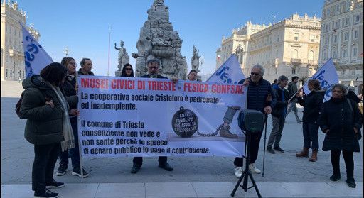 Fesica Confsal in azione sull’appalto servizi nei Civici Musei di Trieste, primo presidio simbolico in Piazza Unità
