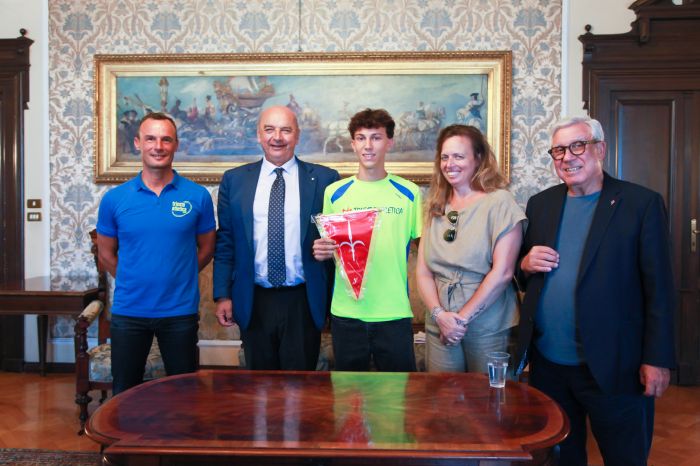 Dipiazza e Lodi incontrano il marciatore Alessio Coppola, medaglia d’oro europei under 18 sui 5000 metri