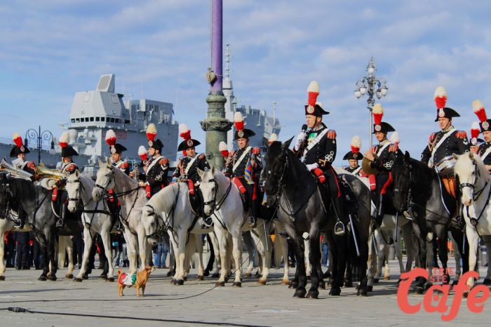 Tradizione e identità: la Fanfara a cavallo incanta (VIDEO)