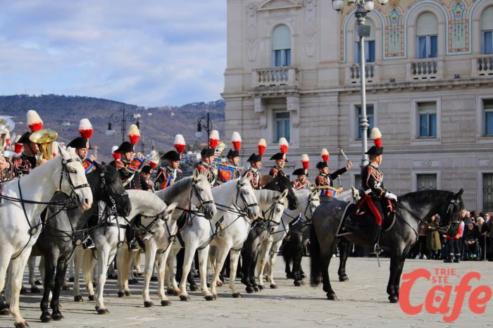 Musica, tradizione e orgoglio: la Fanfara dell’Arma emoziona Trieste (VIDEO)