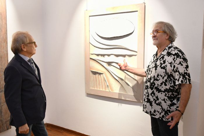 Inaugurata la Biennale Giuliana d’Arte, riconoscimento al maestro Bruno Paladin di Fiume