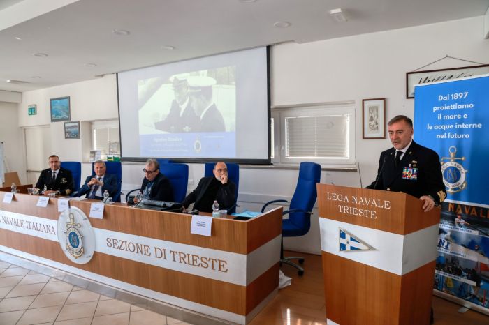 Trieste, il Vespucci celebrato dalla Lega Navale Italiana con la mostra su Straulino e la campagna “Mare di Legalità”