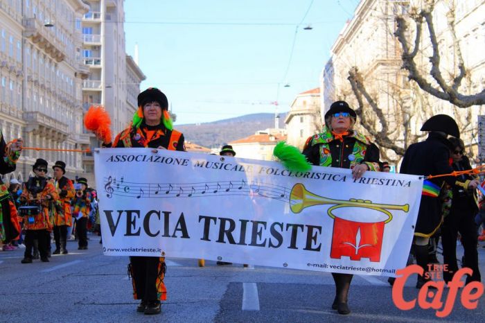 Trieste, che peccato! un carnevale senza carri, ma il palio dei rioni resiste (VIDEO)