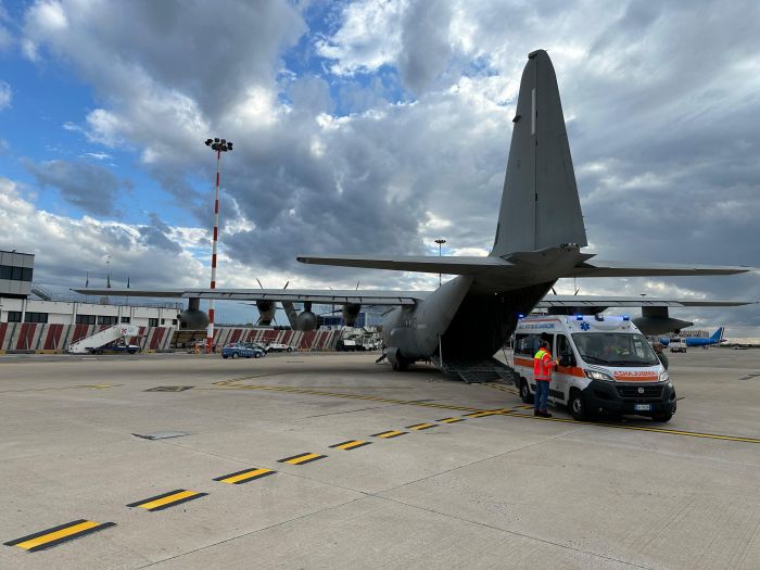 Aeronautica Militare: bimba di due anni in pericolo di vita trasferita da Bari con C-130J