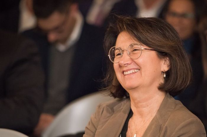 Ministro della Famiglia contro il porn0: "Violenti e umilianti, i bambini li guardano' 