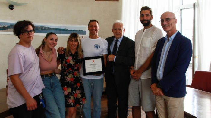 Premiato il triestino Dino Schorn, campione del mondo dei 200 stile libero M55 a Fukuoka