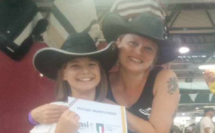 La giovanissima triestina Josaline  trionfa alla gara di country 