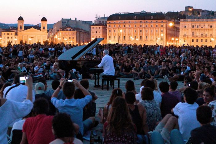 Domenica l'attesissimo concerto all'alba sul molo audace