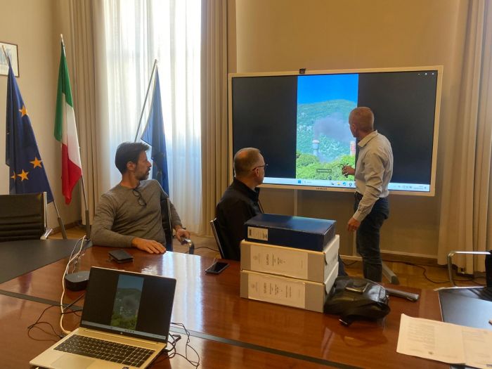 Caso Livarna, il Comune dice basta: “Intervento urgente di istituzioni italiane e slovene contro i fumi”