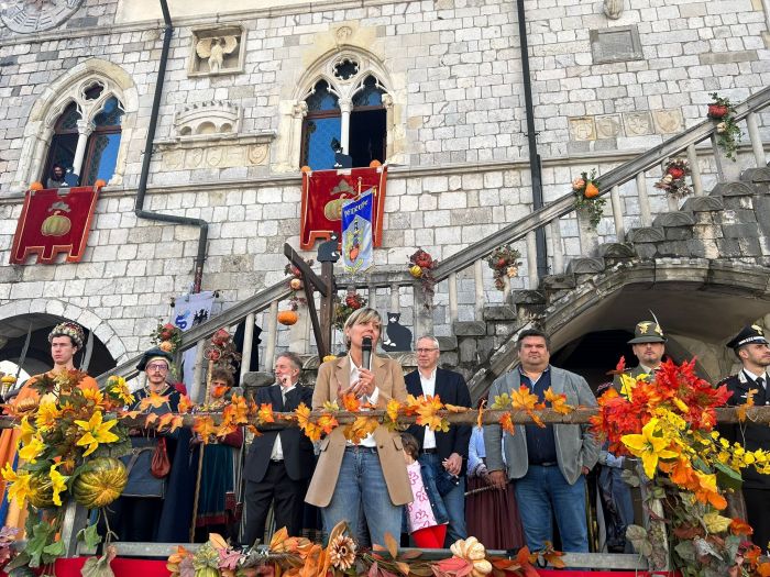 Strepitoso successo per la Festa della zucca a Venzone (FOTO)