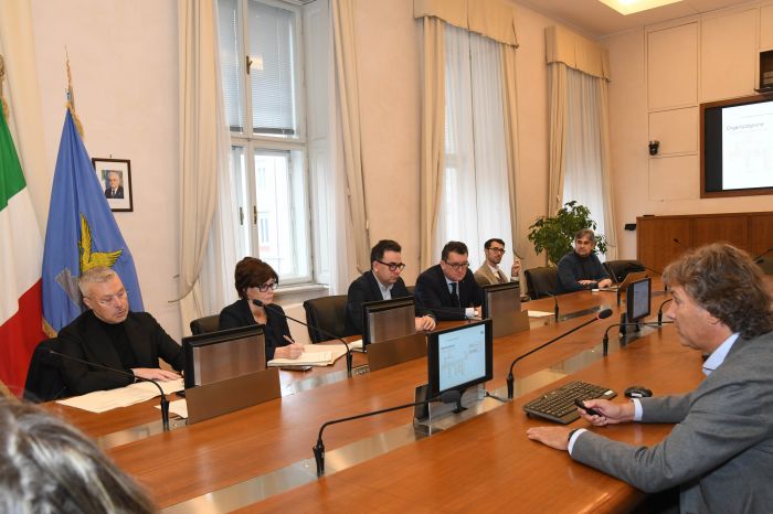 Snaidero, la Regione mette in campo aiuti finanziari e politiche del lavoro