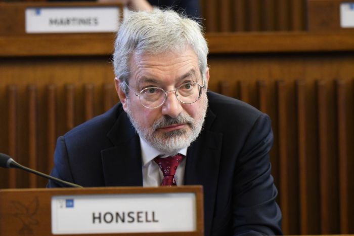 Salute. Honsell (Open):  "Centro disturbi alimentari a Camino isolato e solo per adulti"
