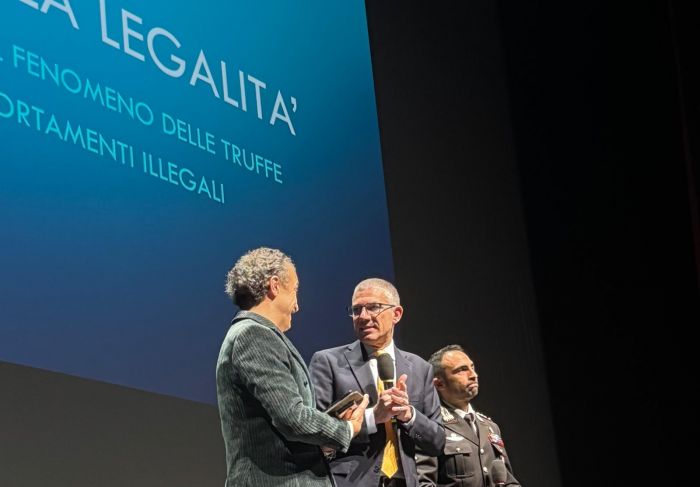 Roberti al Rossetti: «Sinergia con Carabinieri per difendere i cittadini dalle truffe»