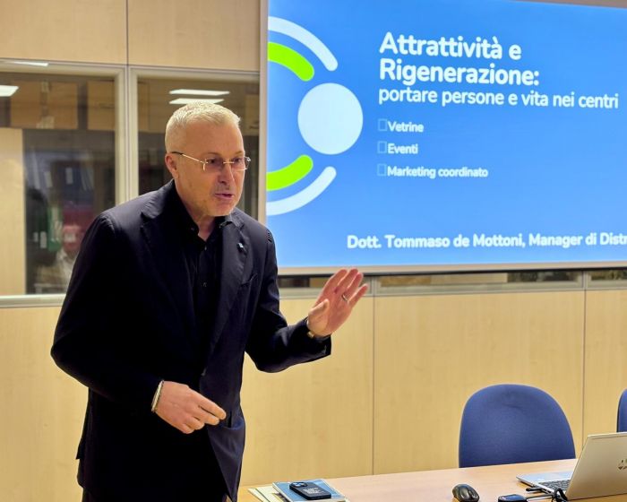 Commercio. Bini, "la Regione Fvg ha investito 12 milioni di euro su 25 distretti attivi"
