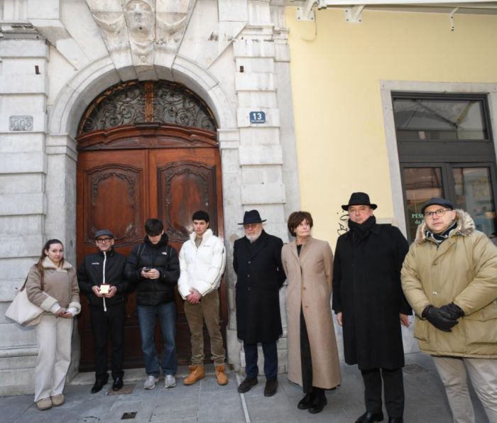 Shoah: Rosolen, le pietre d'inciampo fanno riflettere sulle tragedie del passato