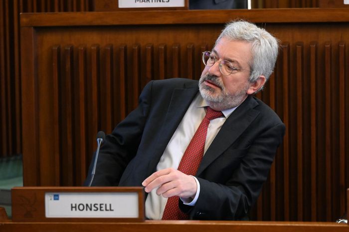 Honsell attacca Fedriga: "Treni nel caos in FVG, disprezzo per i pendolari"