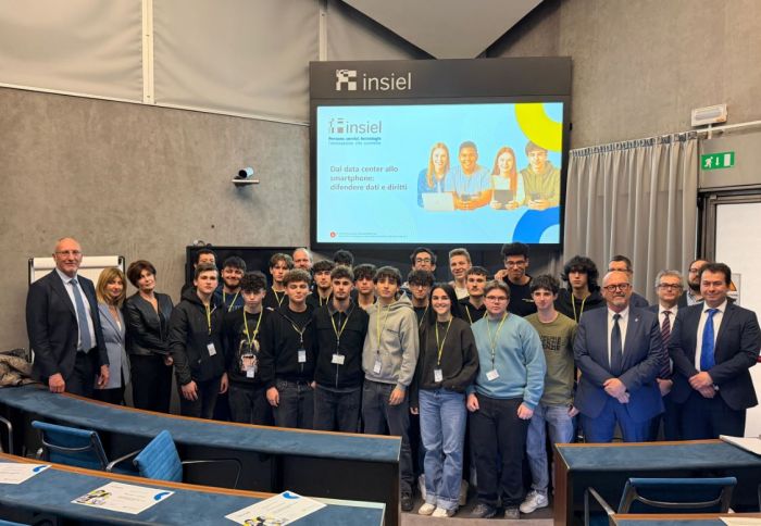 Digitale, Callari-Rosolen: "Per i giovani è fondamentale conoscere i rischi"
