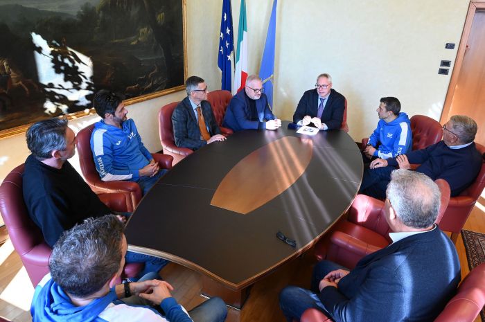 Sport come scuola di vita: il Consiglio regionale accoglie il campione isontino Milani