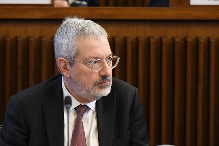 Honsell contro la legge sul velo integrale: "Discriminatoria e elettorale"