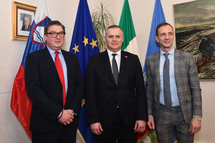 Fedriga incontra ministro sloveno Kumer: accordo su ambiente e progetto Valle dell'idrogeno
