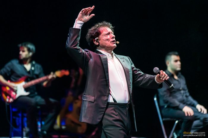 Massimo Ranieri con la nuova tournée teatrale protagonista domani a Trieste e venerdì a Udine 