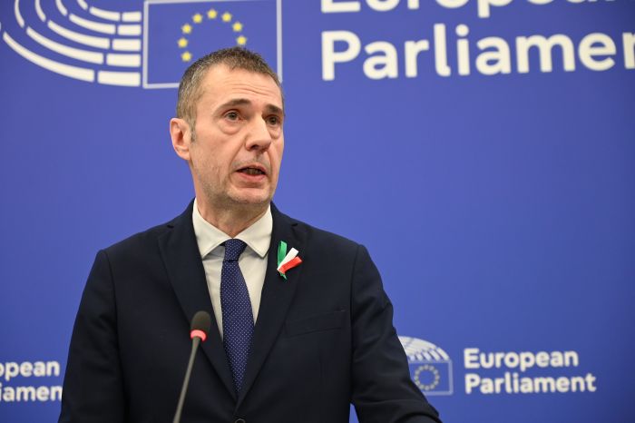 Immigrazione. Ciriani (FdI–Ecr): “Quella del governo spagnolo è irresponsabilità. Conseguenze per tutti gli altri Paesi" 