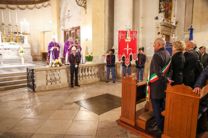 Santa Messa a suffragio dei caduti durante i fatti del novembre 1953 nella chiesa di Sant'Antonio