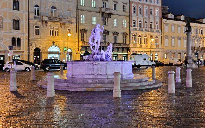 Trieste si illumina di viola per la Giornata Mondiale del Lupus