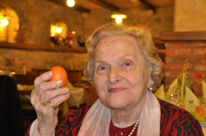 Trieste in festa per la “nona de tuti”: nonna Marina compie 100 anni, simbolo di amore e vita