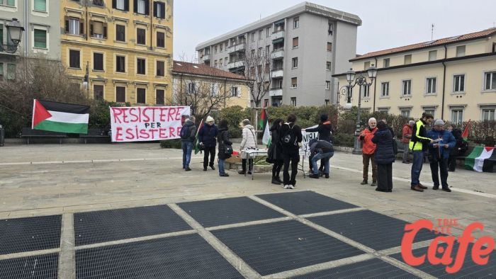 Presidio a San Giacomo per la Palestina: “No a disumanizzazione e a negazione dell’autodeterminazione” (VIDEO)