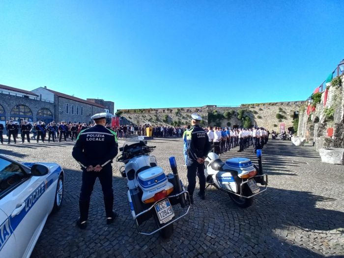 Polizia locale ha festeggiato a San Giusto i 162 anni con il giuramento dei nuovi agenti
