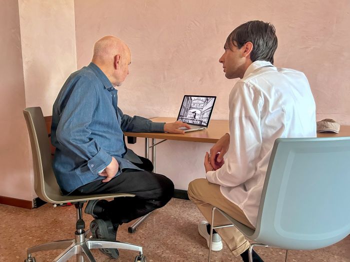 Il talento friulano Aran Cosentino brilla al fianco di Steve McCurry e Roger Ballen a Venezia