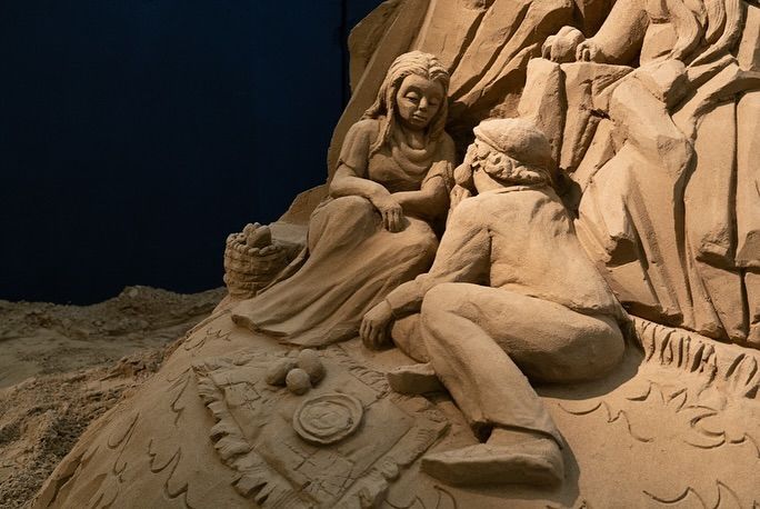 Lignano Sabbiadoro, ritorna il grande Presepe di Sabbia: si celebra il cibo e il dono