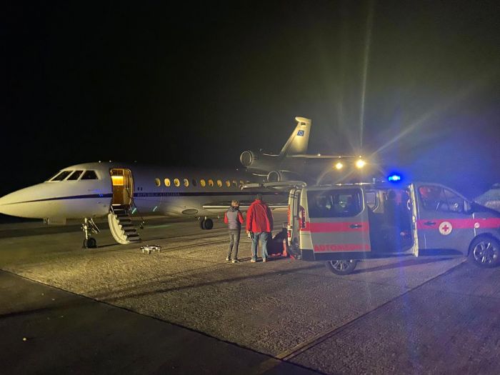 Falcon 900 in volo per la speranza: dodicenne trasportato d’urgenza in condizioni critiche in Italia
