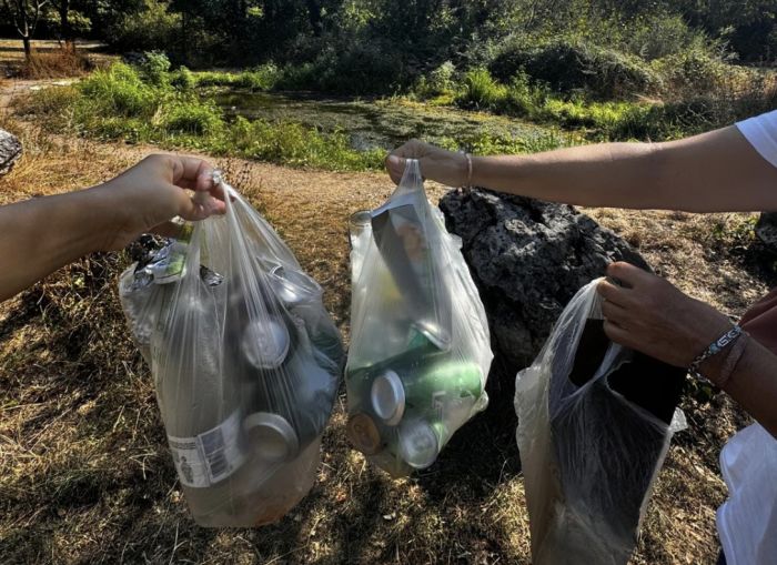Laghetto di Basovizza trasformato in discarica: la denuncia di una triestina