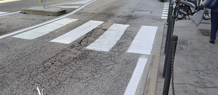San Giacomo, buche pericolose in via dell'Istria: residenti segnalano disagi