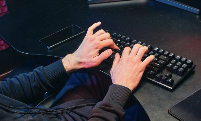 Tentata truffa telefonica a un'anziana: si finge il nipote per estorcere denaro