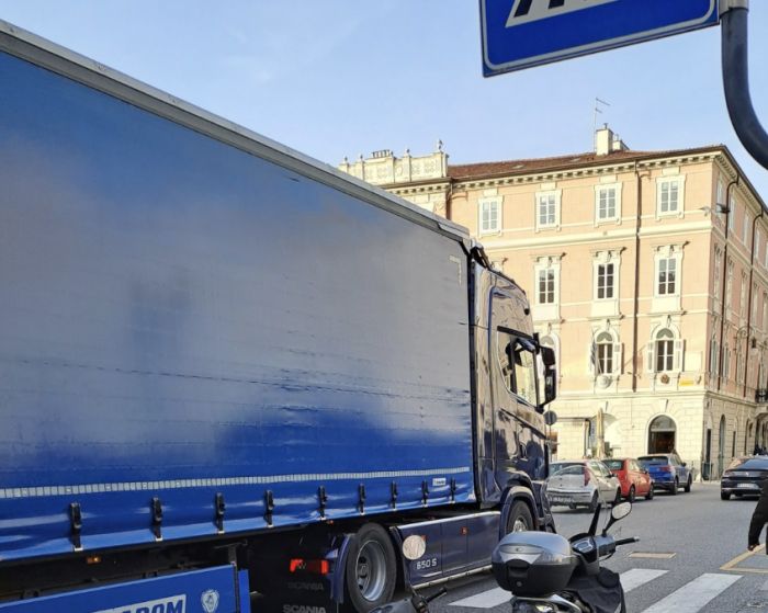 Ironia di un triestino: "A quando l'inaugurazione della nuova camionale in centro?"
