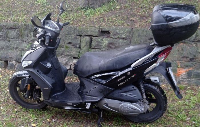 Scooter abbandonato e smantellato a San Giacomo
