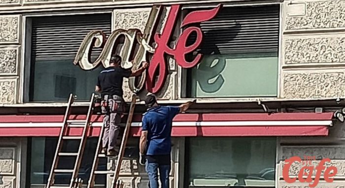 Riapre il Cremcaffè in Piazza Goldoni: "tornerà con il nome Caffè Primo Rovis"