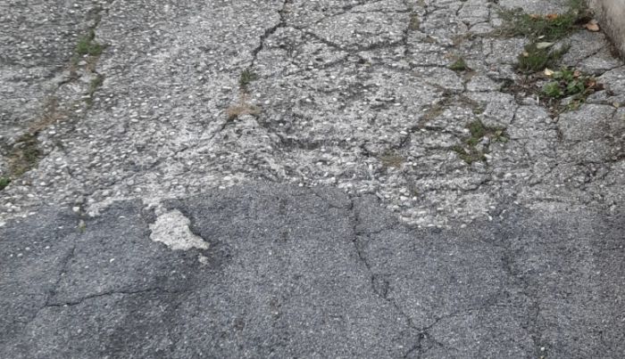 Triestino denuncia su social la condizione di via del Perarolo e chiede interventi