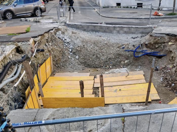 Triestino deluso denuncia il caso del “cantiere fantasma” in piazza Volontari Giuliani