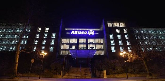 Allianz partecipa all'iniziativa "M'illumino di Meno" spegnendo la sede di Trieste