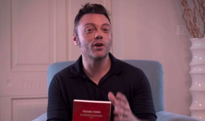 Tiziano Ferro divorzia dal marito Victor, 'Ora priorità ai bambini'