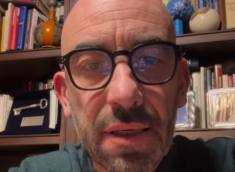 Matteo Bassetti, 'Grazie ai no vax polmoniti da micoplasma resistenti all'azitromicina'