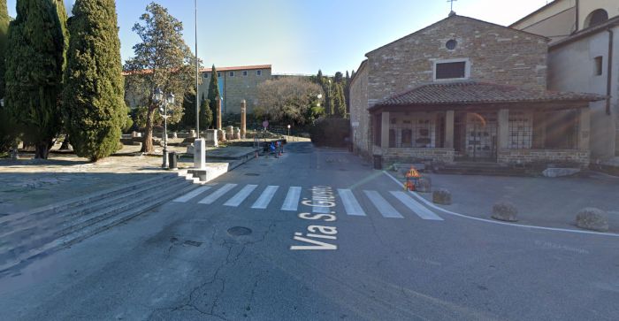 Via San Giusto, cane senza guinzaglio: giusta sanzione al proprietario da parte della polizia locale! 