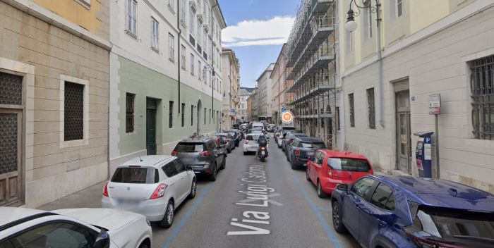Stalli blu a Trieste, rincaro del 30% e Trieste si spacca: “è una stangata”, “io non pago dal 2007”