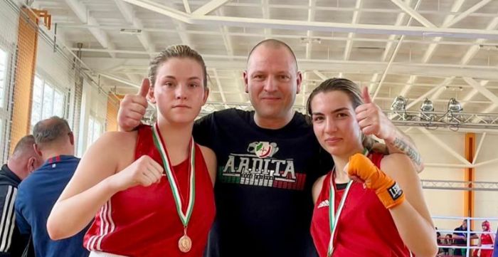 Pugilato, in Ungheria trionfano le giovani triestine dell'Ardita Aristea Movio e Nancy Persic!