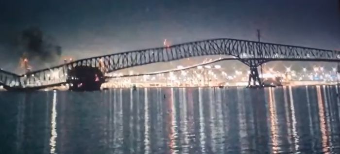 Usa, si cercano circa 20 persone nel fiume dopo crollo ponte