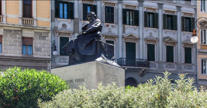Piazza San Giovanni, restaurato il monumento a Giuseppe Verdi 